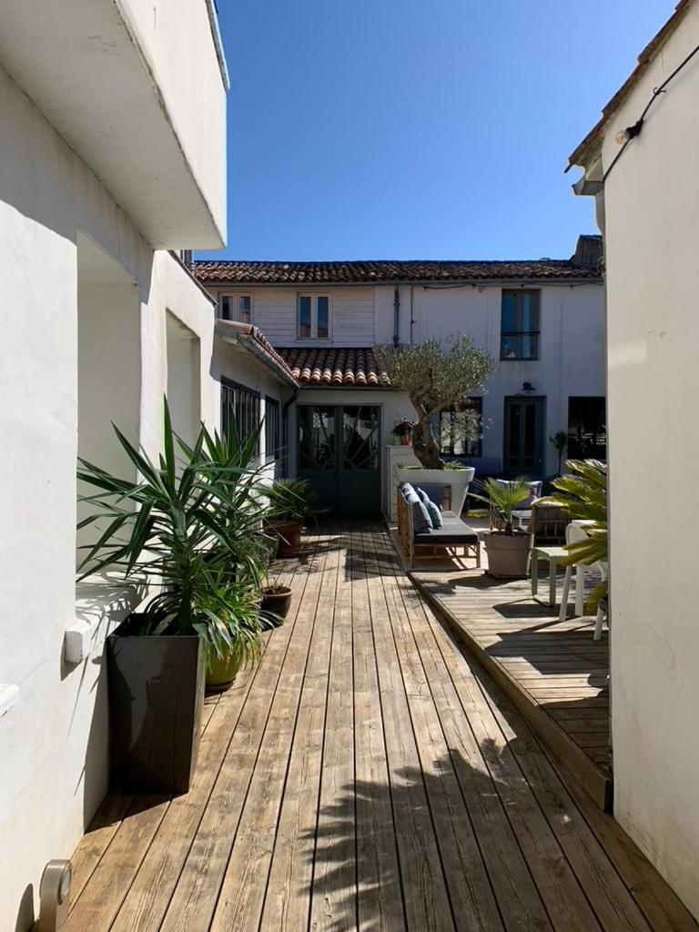 Maison Face Au Soleil Le Bois-Plage-en-Re Exterior photo