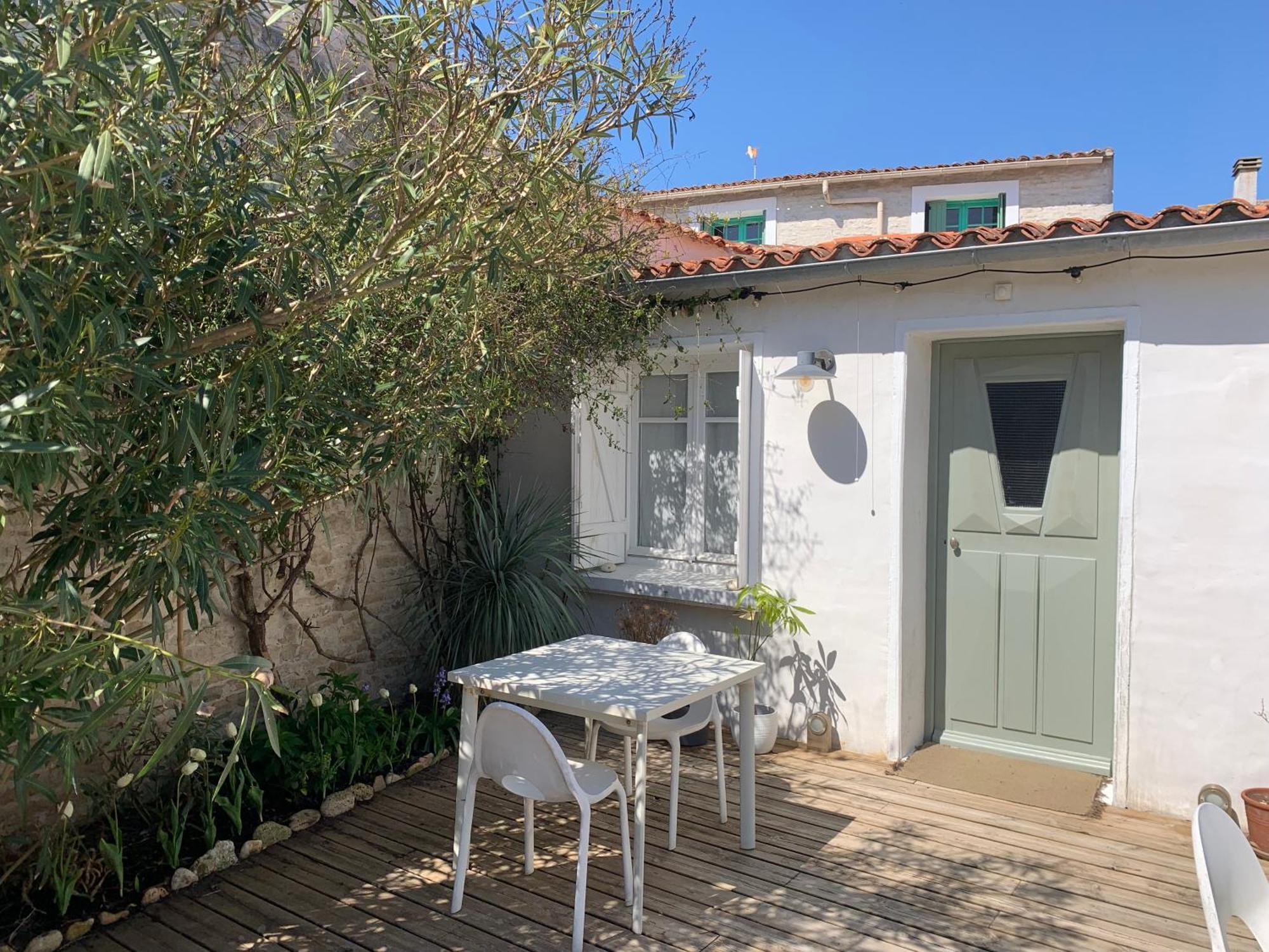 Maison Face Au Soleil Le Bois-Plage-en-Re Exterior photo